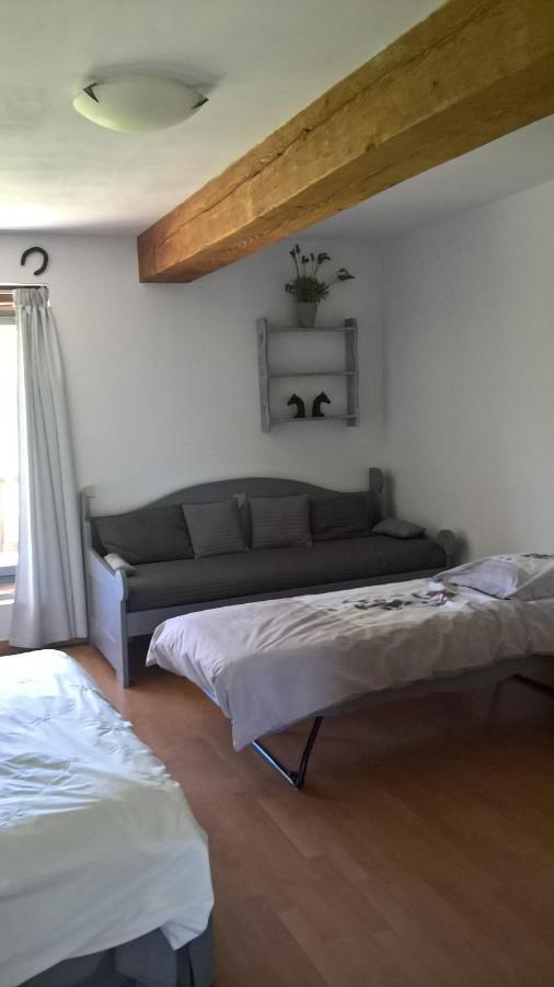 Alojamento de Acomodação e Pequeno-almoço Chambre D’hôtes La Jument Grise Lescheroux